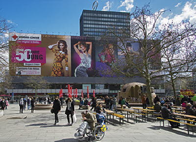 Breitscheidtplatz mit Europacenter (2015)