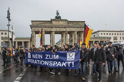 Demo gegen Migrationspakt am Brandenburger Tor (2018)