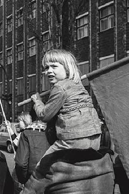 Demonstrierender Junge in Charlottenburg (1976)