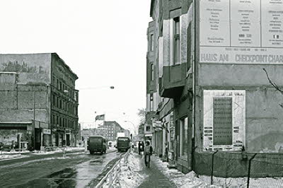 Friedrichstraße am Checkpoint Charlie 1979