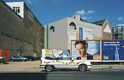 Love-Parade-Cabrio in Zimmerstraße (2001)