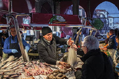 Venedig Fischmarkt am Canal Grande